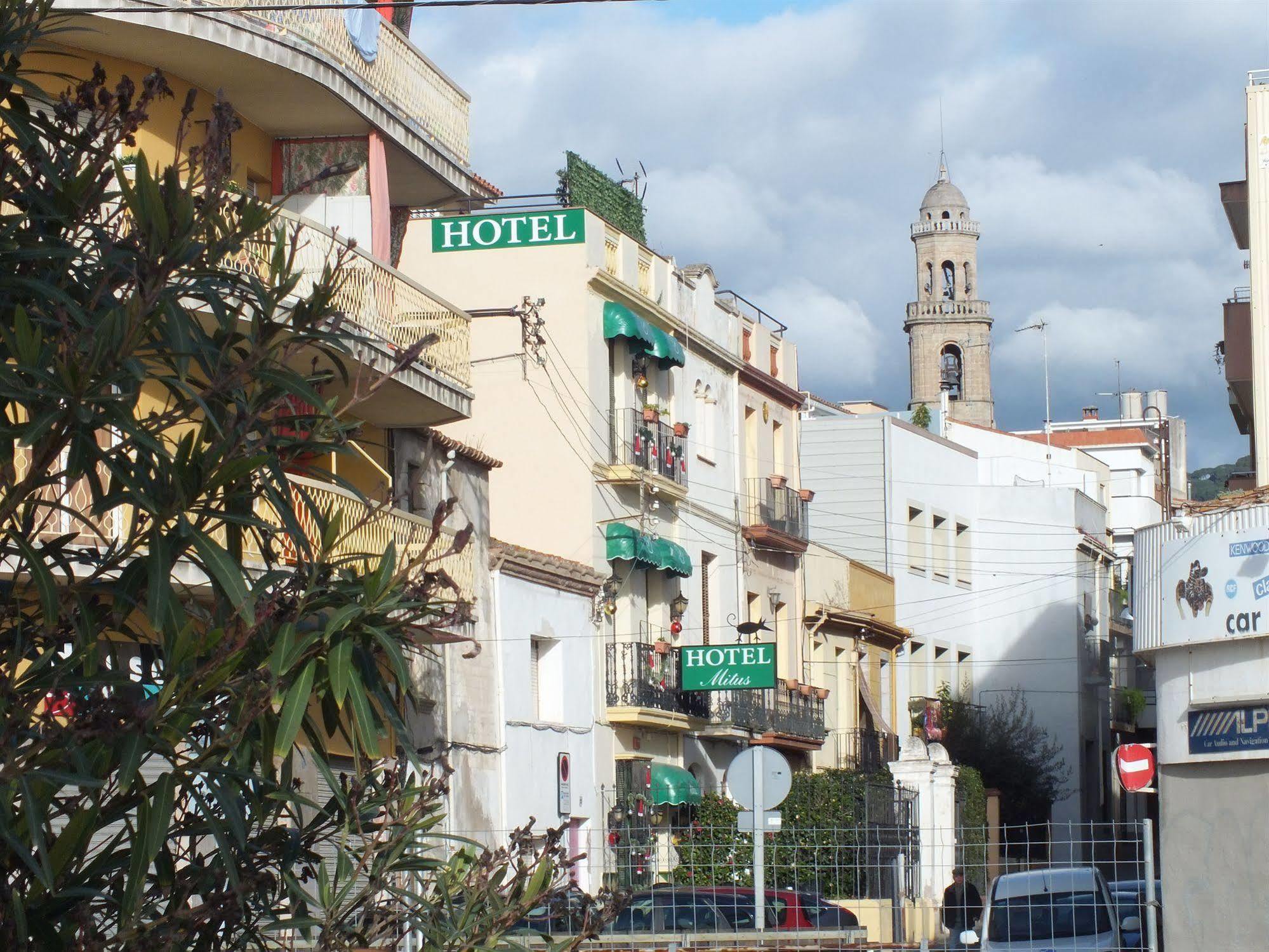 Hotel Mitus Canet De Mar Exterior photo